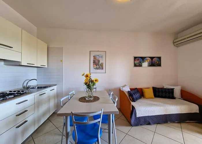 Modern Flat For 8 People With Swimming Pool Appartement