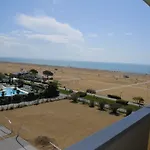 Modern Flat For 8 People With Swimming Pool