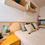 Modern Flat For 8 People With Swimming Pool