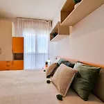 Modern Flat For 8 People With Swimming Pool *