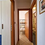 Apartmán Modern Flat For 8 People With Swimming Pool *