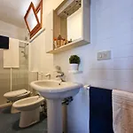 Modern Flat For 8 People With Swimming Pool Apartamento