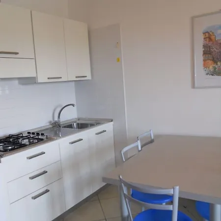 Modern Flat For 8 People With Swimming Pool Διαμέρισμα