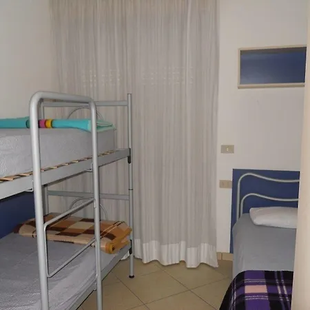 Modern Flat For 8 People With Swimming Pool 아파트 *