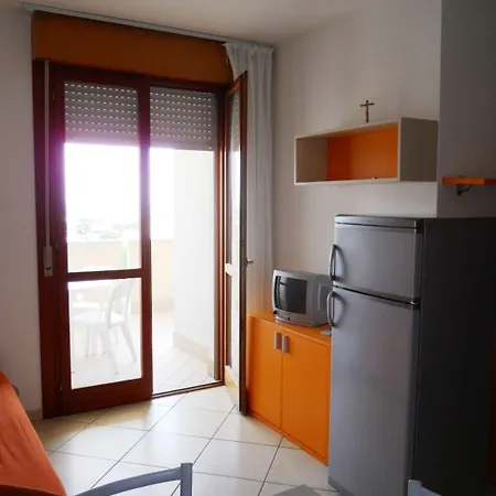 Modern Flat For 8 People With Swimming Pool 아파트 *