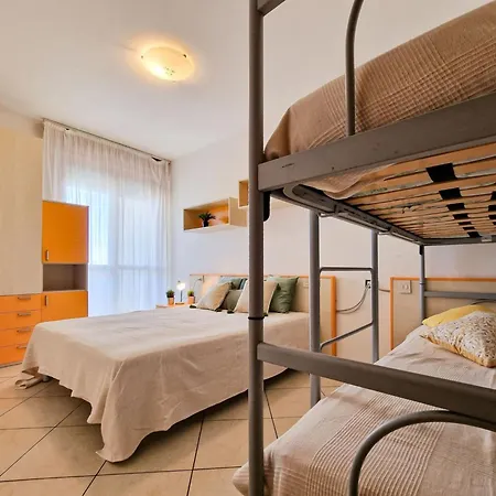 Modern Flat For 8 People With Swimming Pool Apartamento Bibione