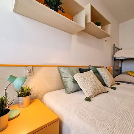 Appartement Modern Flat With Swimming Pool *