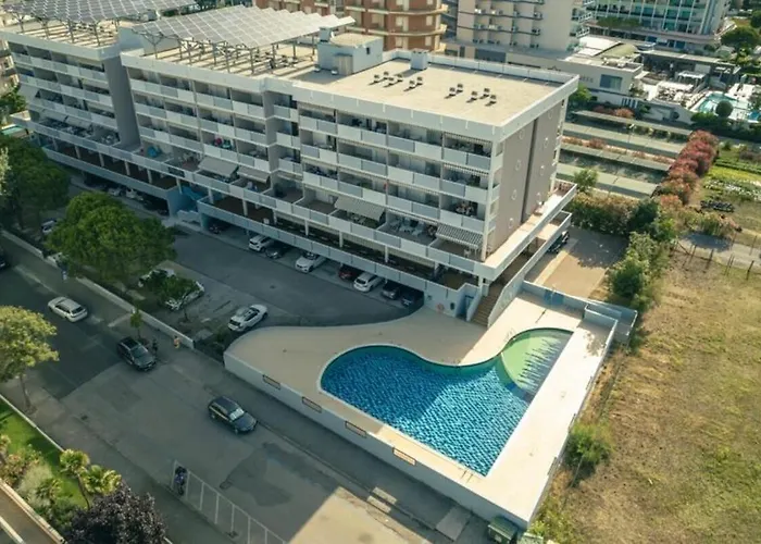 Apartamento Modern Flat For 8 People With Swimming Pool *