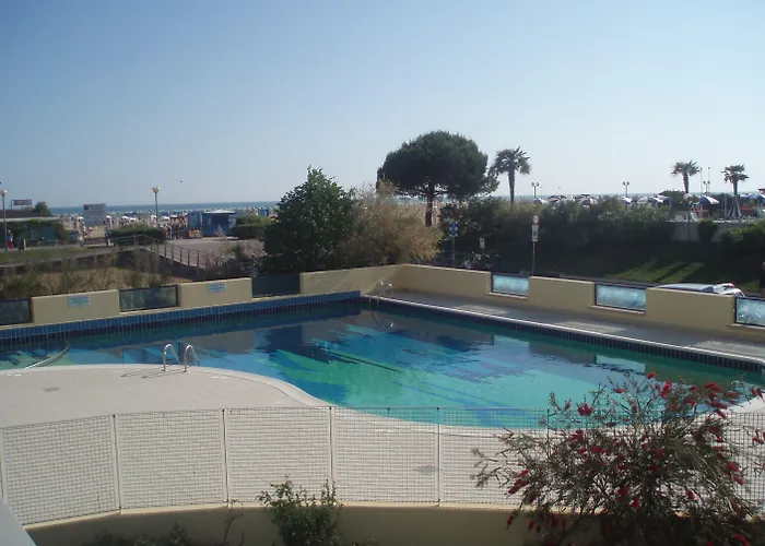 Modern Flat For 8 People With Swimming Pool Lägenhet Bibione
