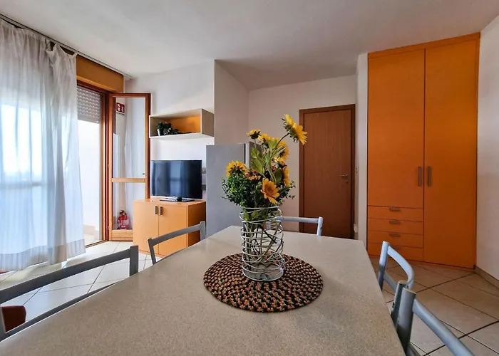 Modern Flat For 8 People With Swimming Pool