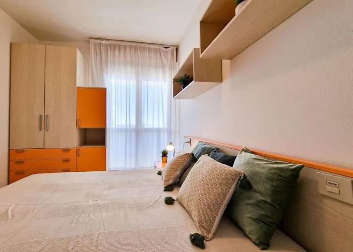 Modern Flat For 8 People With Swimming Pool *