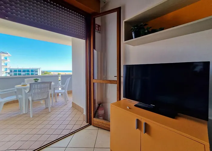 Apartamento Modern Flat For 8 People With Swimming Pool Bibione