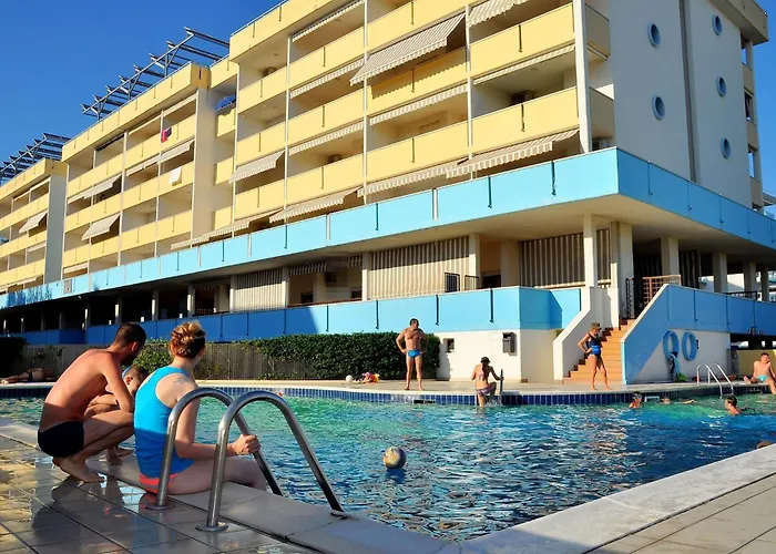 Lägenhet Modern Flat For 8 People With Swimming Pool Bibione